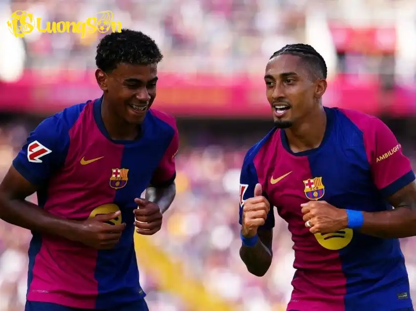 Với sự thiếu vắng của Lewadowski, Yamal và Raphinha sẽ mang trọng trách gánh vác hàng công của Barca ở thời điểm hiện tại (Ảnh: Goal) Với sự thiếu vắng của Lewadowski, Yamal và Raphinha sẽ mang trọng trách gánh vác hàng công của Barca ở thời điểm hiện tại