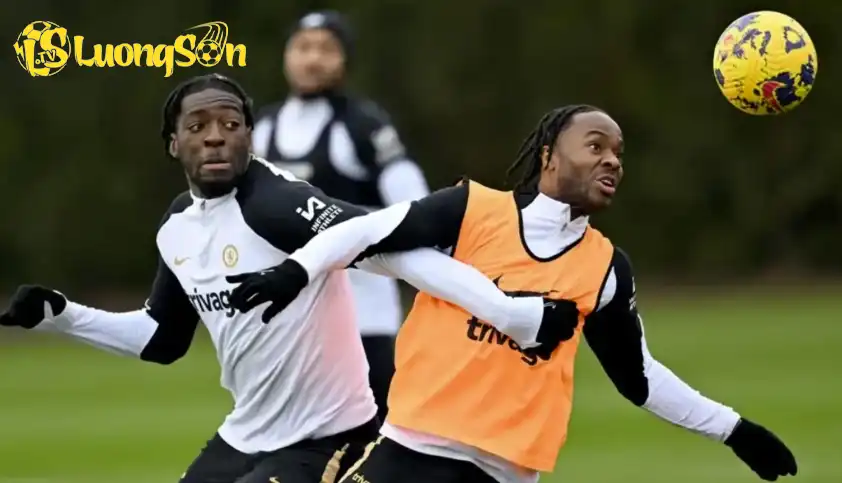 Maresca xác nhận hai cầu thủ vẫn thuộc biên chế Chelsea nhưng đã bị tách khỏi đội một và tập luyện riêng từ đầu mùa Maresca xác nhận hai cầu thủ vẫn thuộc biên chế Chelsea nhưng đã bị tách khỏi đội một và tập luyện riêng từ đầu mùa