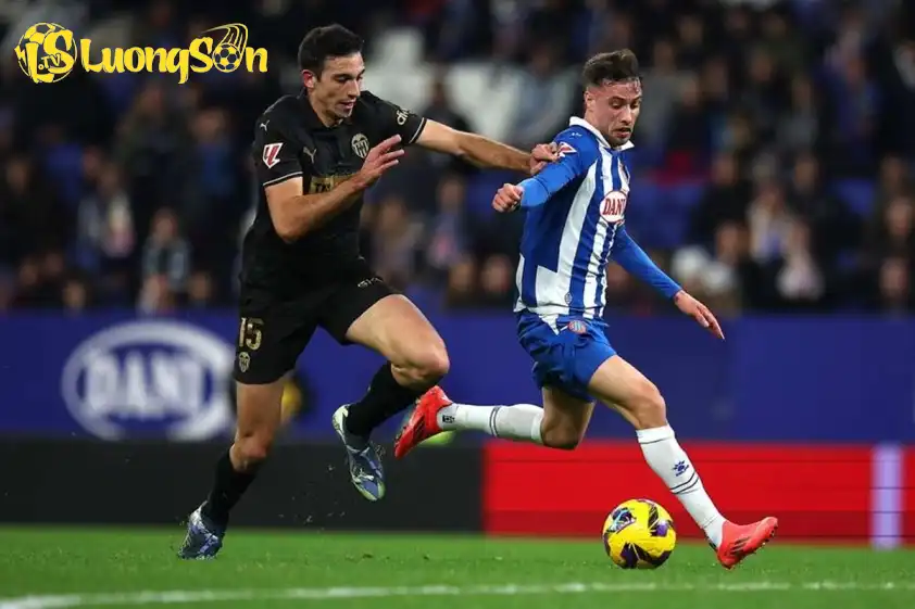 Trận đấu giữa Espanyol và Valencia sẽ khó phân thắng bại. (Ảnh: Internet) Trận đấu giữa Espanyol và Valencia sẽ khó phân thắng bại.
