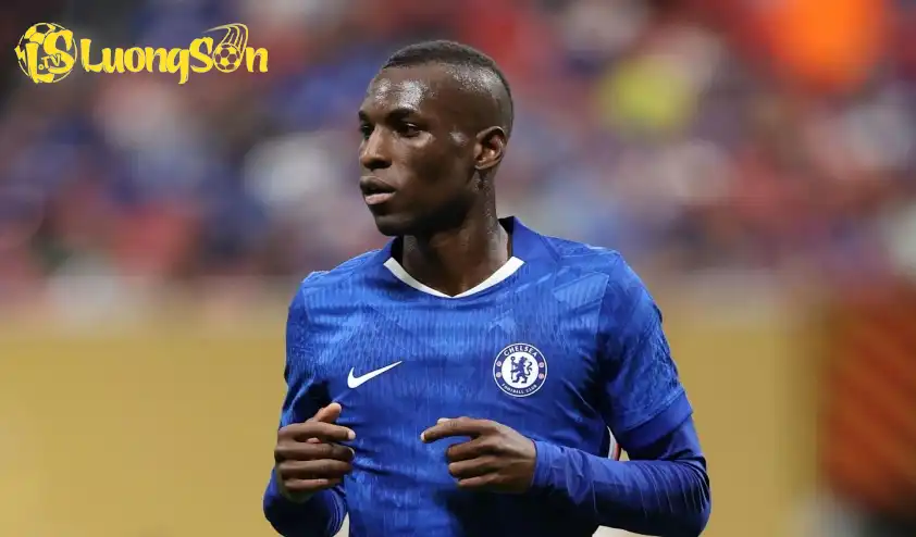 Anh ấy không phải là một cầu thủ tồi,' Merson nói về tiền đạo Jackson. 