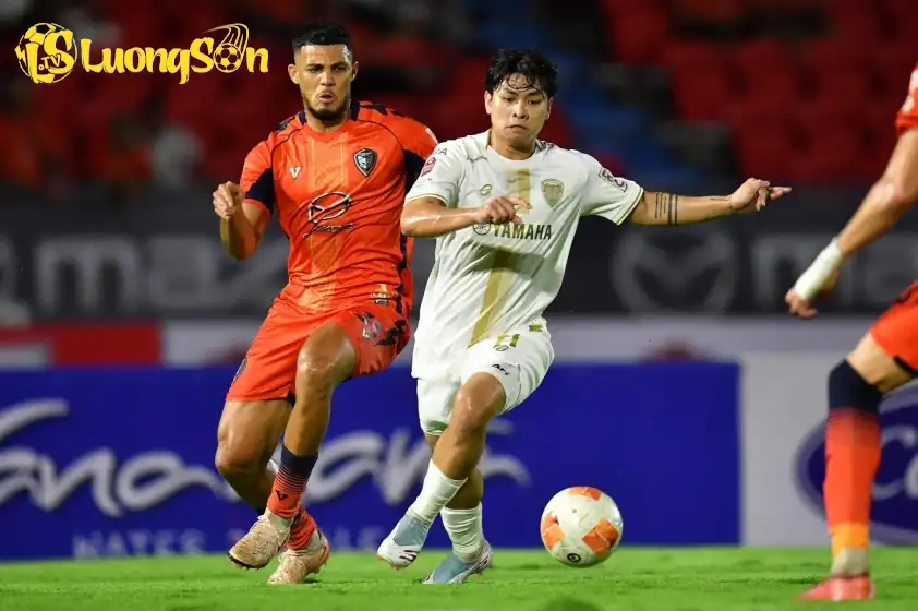 Thế trận được dự đoán là tương đối cân bằng giữa cả 2 đội Thế trận được dự đoán là tương đối cân bằng giữa cả 2 đội