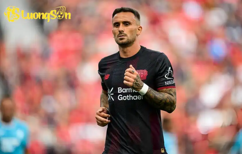 Garcia thừa nhận 'quá ngu ngốc' khi đổi áo với Dembele Garcia thừa nhận 'quá ngu ngốc' khi đổi áo với Dembele