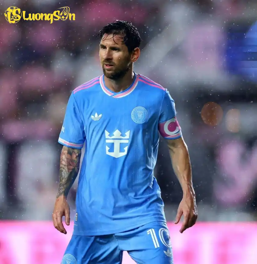 Lionel Messi chạm mốc 41 lần đóng góp bàn thắng mùa này