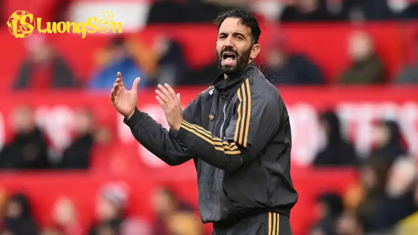 Amorim khẳng định các cầu thủ MU không muốn sa thải HLV (Ảnh: GOAL). Amorim khẳng định các cầu thủ MU không muốn sa thải HLV