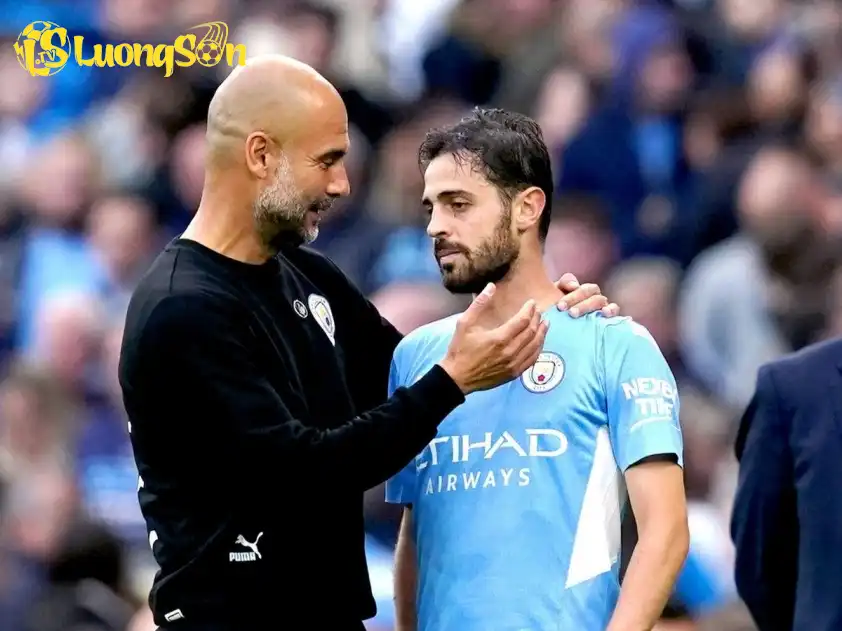 Pep coi Bernardo Silva là một trong những cầu thủ hay nhất mà ông từng dẫn dắt. Ảnh: Daily mail Pep coi Bernardo Silva là một trong những cầu thủ hay nhất mà ông từng dẫn dắt.