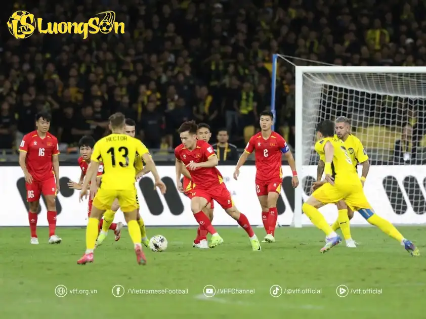 ĐT Việt Nam nóng lòng chờ đợi phán quyết giúp xoay chuyển tình thế từ AFC. ĐT Việt Nam nóng lòng chờ đợi phán quyết giúp xoay chuyển tình thế từ AFC.