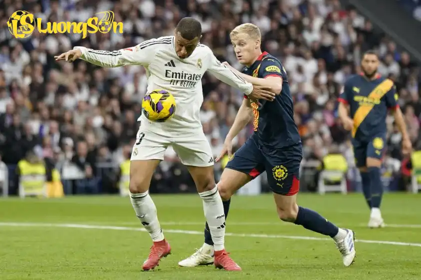 Real Madrid được dự đoán sẽ có chiến thắng để củng cố ngôi đầu. Real Madrid được dự đoán sẽ có chiến thắng để củng cố ngôi đầu.