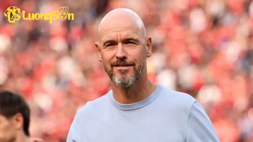 Erik ten Hag bị sa thải chỉ vài ngày sau khi tham dự lễ trao giải vào năm ngoái.