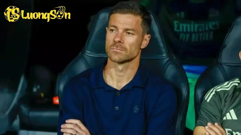 Nhiều thông tin cho rằng Xabi Alonso không được lòng nhiều người trong phòng thay đồ Real Madrid Nhiều thông tin cho rằng Xabi Alonso không được lòng nhiều người trong phòng thay đồ Real Madrid