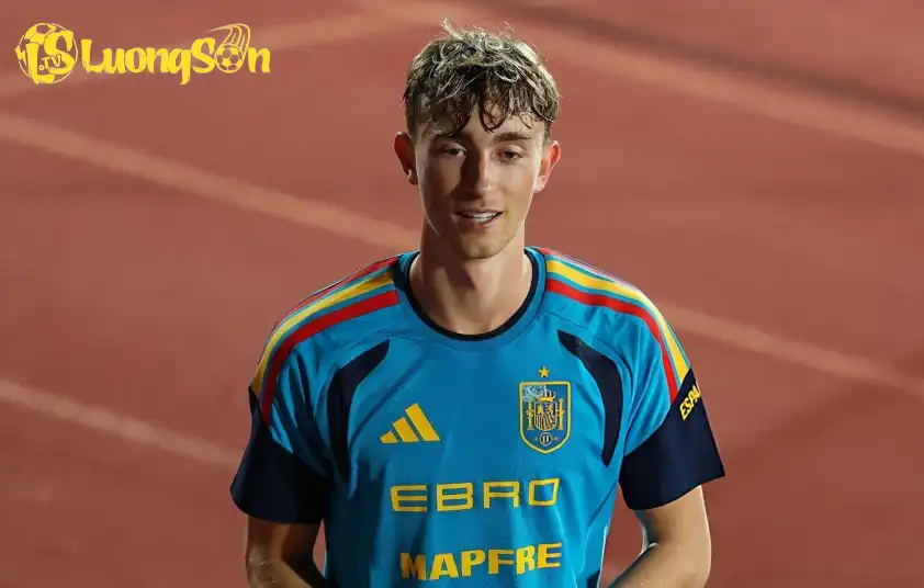 Dean Huijsen dính chấn thương, bỏ khỏ khả năng ra sân trong màu áo Real Madrid