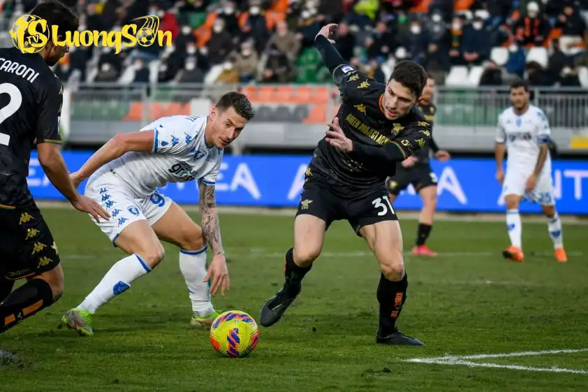 Inter Milan quá vượt trội so với Venezia. Inter Milan quá vượt trội so với Venezia.