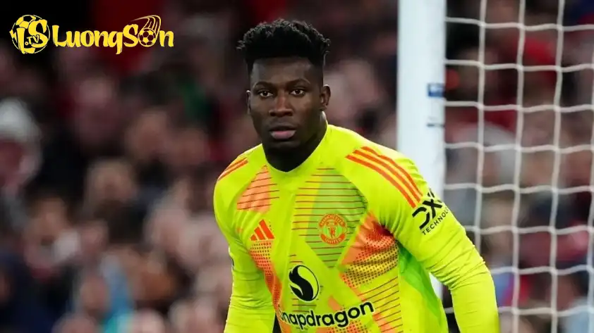 Trong quá khứ, Onana đã từng xin vắng mặt trận đầu tiên tại AFCON để có thể thi đấu cho Man United trong trận gặp Tôttenham. Trong quá khứ, Onana đã từng xin vắng mặt trận đầu tiên tại AFCON để có thể thi đấu cho Man United trong trận gặp Tôttenham.