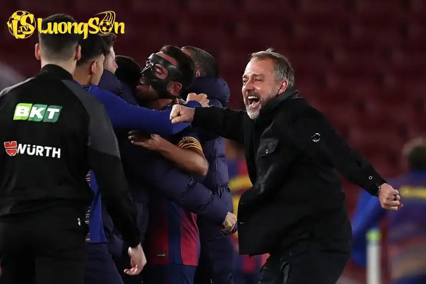 Hansi Flick tỏ ra vô cùng hài lòng khi chứng kiến Barcelona đánh bại Atletico Madrid 3-1 tại Camp Nou Hansi Flick tỏ ra vô cùng hài lòng khi chứng kiến Barcelona đánh bại Atletico Madrid 3-1 tại Camp Nou
