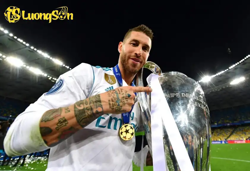 Sergio Ramos là một trong những hậu vệ vĩ đại nhất lịch sử Real Madrid. Sergio Ramos là một trong những hậu vệ vĩ đại nhất lịch sử Real Madrid.